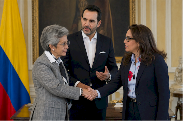 Primer cambio en el gabinete de De la Espriella: sale Viviane Morales y llega Ilva Myriam Hoyos a Educación